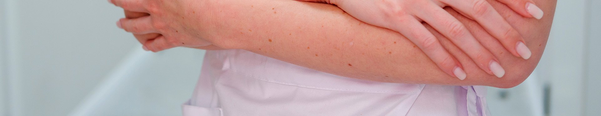 руки врача крупным планом